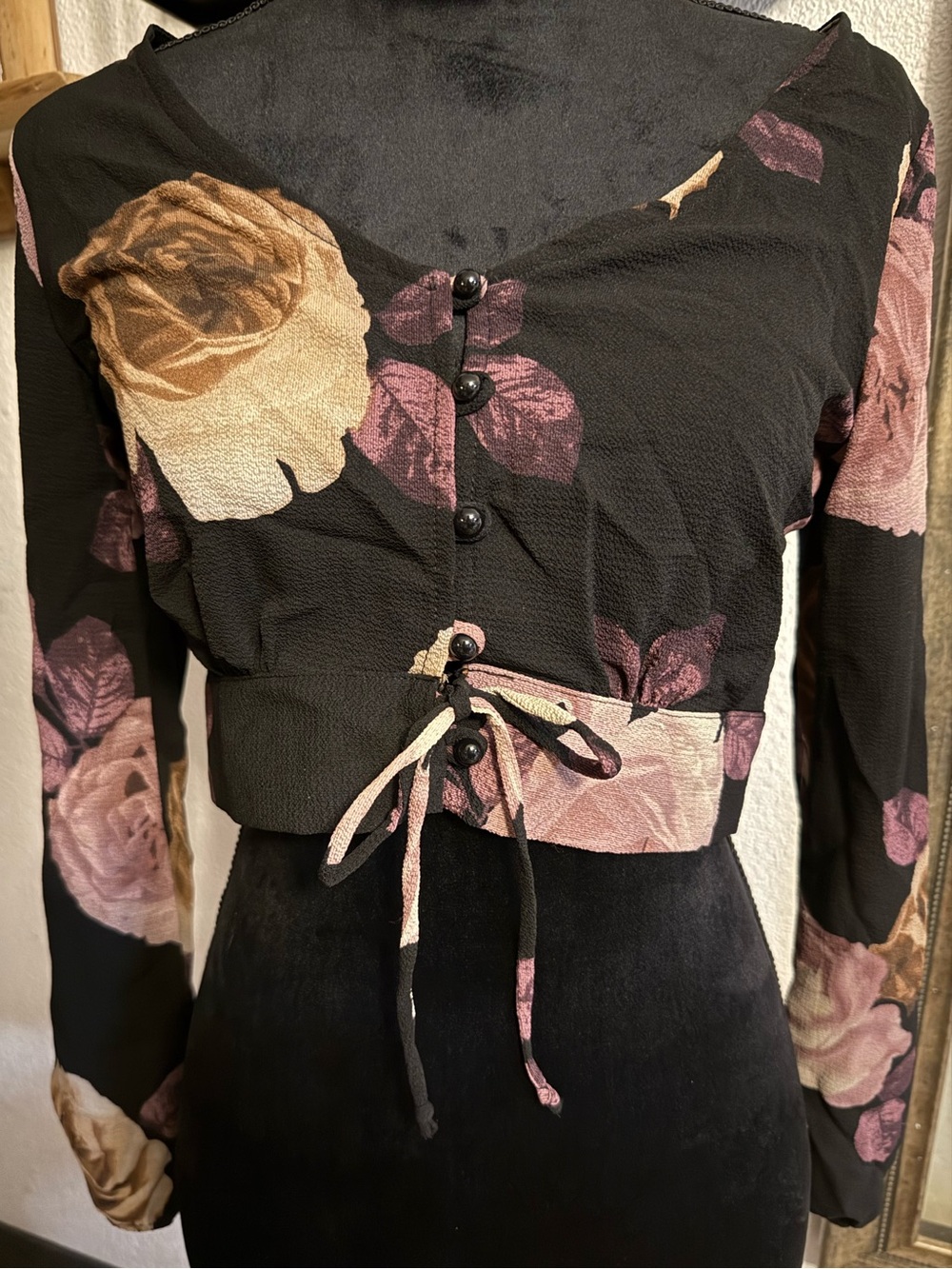 Polly & Esther Black Vintage Floral Crop Top Blouse Tie Front •Size Small•
